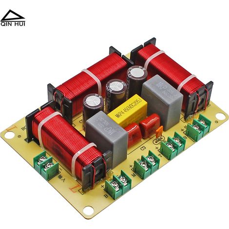 Eine Vierkanal-Frequenzweiche (ein Hochton-, ein Mittelton- und zwei Bassfilter) für 300-Watt-Lautsprecher und eine Filterplatine zur Verbesserung der Klangqualität bei der Aufrüstung von Heim-Audio- (1/4)