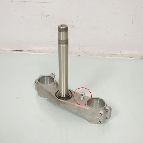 [PRODUIT D'OCCASION] Té de fourche inférieur origine pour Suzuki 1000 Gsx-R 2017 à (1/3)
