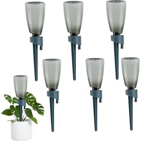 6-teiliges Pflanzenbewässerungssystem mit 6 x 500-ml-Flaschen. Automatisches Tropfbewässerungsset mit Steuerventilen.