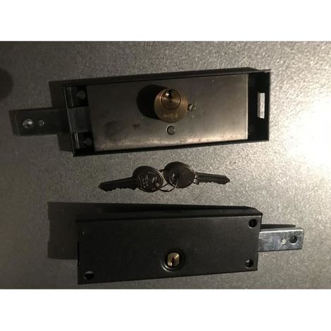 PAIRE DE SERRURES DE GARAGE A CYL ROND DTE ET GCHE