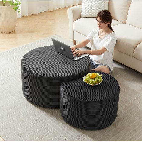 Set di 2 tavolini rotondi imbottiti in tessuto nero, senza montaggio DESVIAE (1/5)