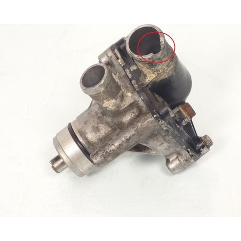 [PRODUIT D'OCCASION] Pompe à eau origine ML7 pour moto Honda 750 VFR 1986 à 1989 RC24 (1/3)