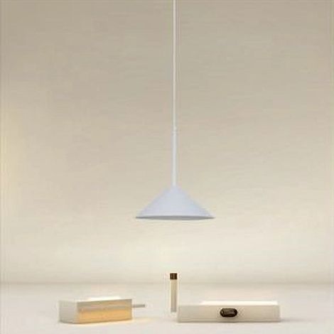 TrAdE Shop Traesio - Lampadario A Sospensione Moderno Con Paralume Triangolare In Ferro Bianco E27 33856 - (1/3)