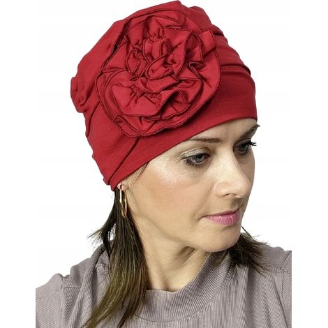 Turbante Dalia in bambù color mattone, indossato anche dopo la chemioterapia. (1/5)