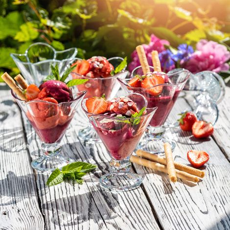 KADAX Eisbecher Glas Set, Eisschalen, Dessertgläser mit Fuß 6, 200 ml