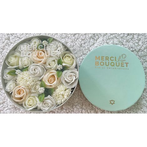 Boîte Ronde - Bénédictions de Mariage - Blanc & Ivoire- Vendu par 1 (1/4)