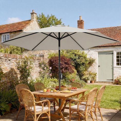 Parasol de jardin inclinable 2x2 m à 6 baleines et manivelle. Fabriqué en métal et polyester gris clair.