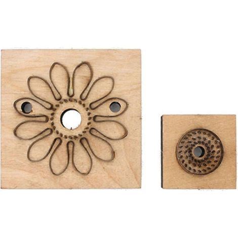 Ausstechform aus Holz zur Herstellung von Schmuck, Stoffaccessoires und anderen künstlerischen Kreationen.