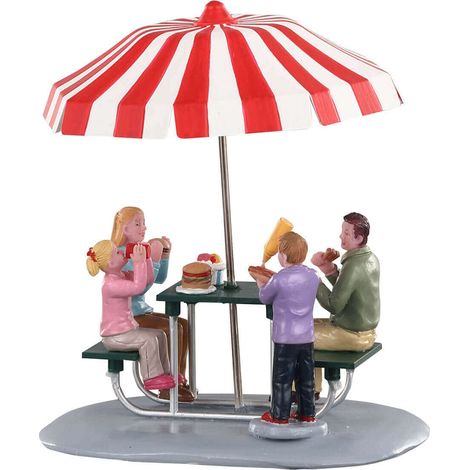 Pranzo al Parco personaggi per villaggio di Natale in Poliresina‎ (1/4)