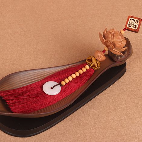 Porte-clé lotus en bois de pêcher pour miroir retro voiture, décoration intérieur véhicule rouge bordeaux (1/4)