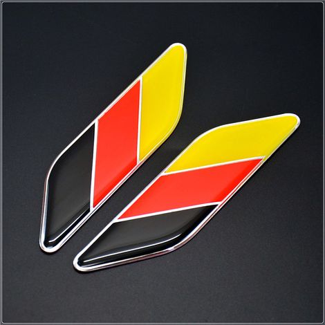 Autocollant de voiture en deux pièces décoration de voiture autocollant de voiture en métal logo de voiture autocollant de rayure de voiture logo de garde-boue (drapeau allemand)-113282.8mm