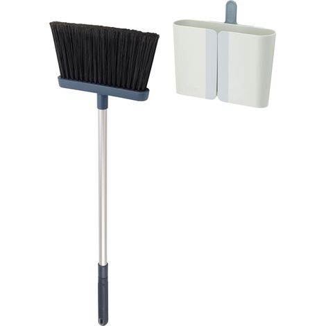 Escoba Joseph Joseph CleanStore, Mango Largo Extensible, Almacenamiento en la Pared Cerrado, Cerdas Suaves, Peine para Limpiar, Ideal para Todo Tipo de Superficies.