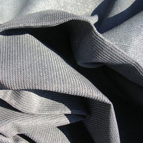 Direct Filet – Toile d'ombrage triangle 3 x 3 x 4.2 m – Perméable PEHD – Œillets tous les 25 cm – Résistante au vent et aux UV (1/5)