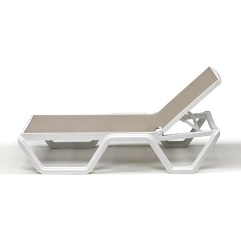 Transat sur roulettes VELA blanc taupe – Technopolymères renforcés – 5 positions d'assise – Empilable et résistant au soleil et à l'eau – Scab (1/5)