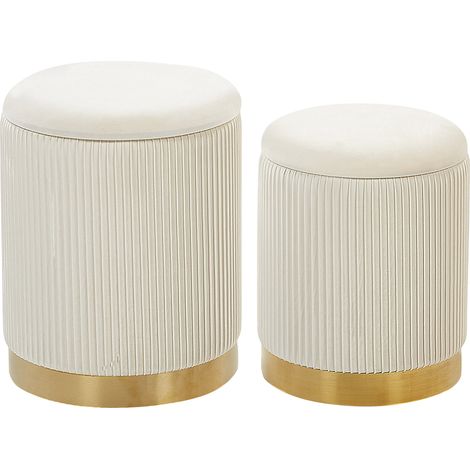 Conjunto de 2 pufs con almacenaje tapizados en poliéster blanco con base dorada diseño moderno mechón horizontal Miramar (1/5)