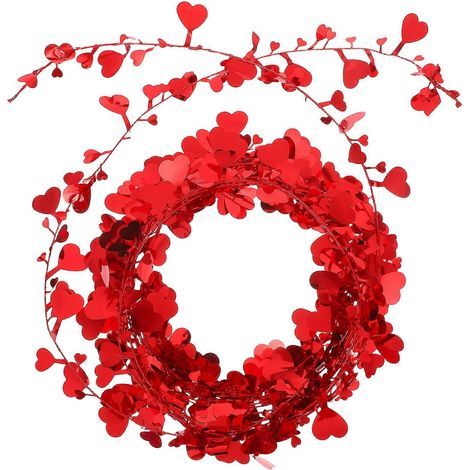 Dekorativer Valentinstagskranz mit einer Girlande aus 5 roten Herzen. (1/5)