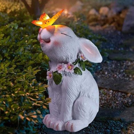 Statue de jardin solaire d'extérieur en forme de lapin avec lumières papillon et fleurs, décoration de jardin de Pâques, cadeau unique pour femme, maman, grand-mère (1/5)