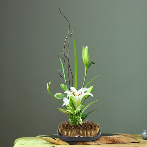 Einzigartige Kenzan-Blumenarrangement-Nadel in Sonnen- und Mondform, fixiertes Arrangement-Werkzeug (1/5)