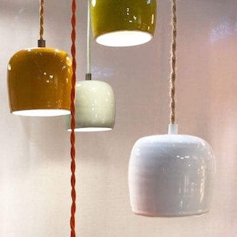 Suspension Marcel céramique blanche 14cm – Petit lustre arrondi – Câble textile chanvre 200cm – Ampoule E27 non fournie – Millumine (1/4)
