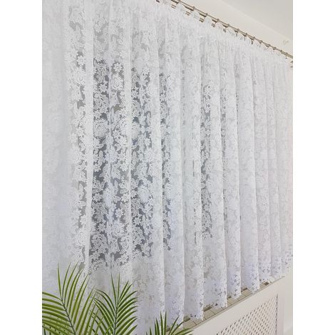 Una sencilla cortina confeccionada de 400x160 cm, hecha de marquesina con bordado 3D y encaje guipur. (1/4)