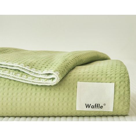 Plaid vert gaufré surpiqûres blanche 150 x 200 cm WAFFLE