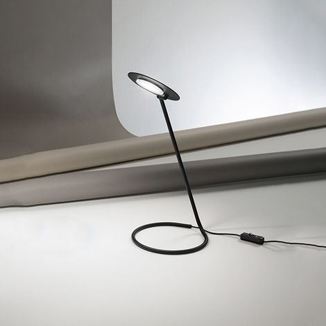 Lampade da tavolo in metallo nero opaco Kobra LED 5W 3000K CRI80 220-240V 50/60Hz regolabile a 90° 425Lm Interruttore on/off sul cavo (1/2)