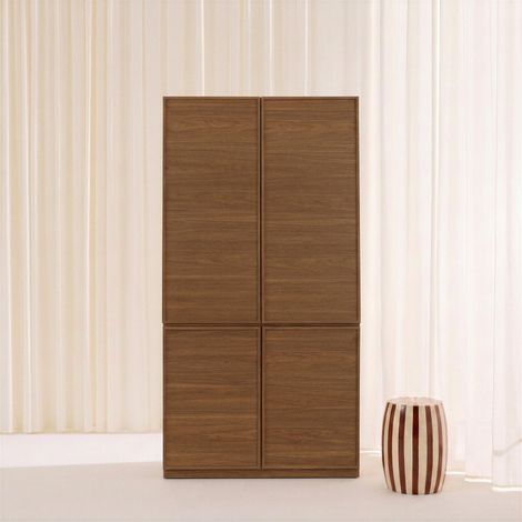 sweeek - Module dressing décor bois 4 portes 1 penderie noyer - Kuba (1/5)