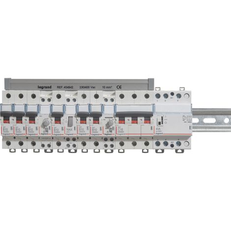 Disjoncteur DX³6000 10kA arrivée haute et départ bas à vis 3P 400V - 16A - courbe C - pour peigne HX³ traditionnel - 407829 - LEGRAND