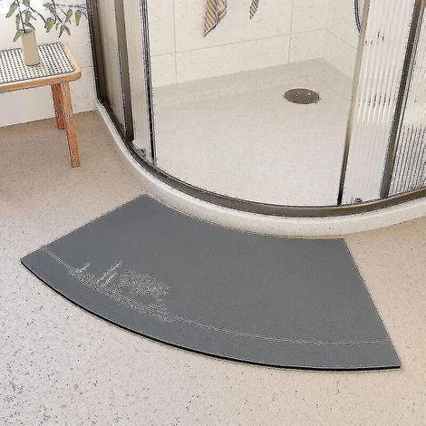 Tapis de douche d'angle Mott 50 à séchage rapide, antidérapant et incurvé, pour douche ronde. Tapis absorbant et doux pour salle de bain, confortable et facile à poser au pied. Dimensions : 50 x 80 cm (1/5)