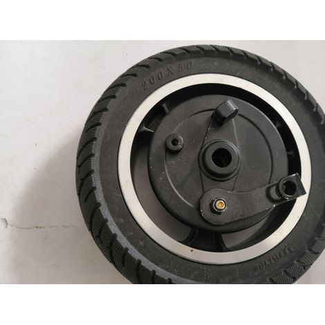 Entwickeln Sie einen Elektroroller mit 8-Zoll-Trommelbremsrädern und -reifen in Kombination mit 200x50 Vollgummireifen in Wabenform.