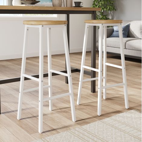Lot de 2 tabourets de bar 70 cm en MDF et métal blanc, siège aspect bois, avec repose-pieds (1/5)