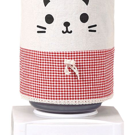 Staubschutzhülle mit rotem Katzenmotiv für Familien-Wasserflaschen – Leinenstoff. Maße: H 34 cm, T 28 cm. (1/4)