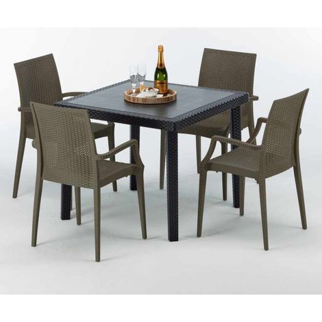 Schwarz Quadratisch Tisch und 4 Stühle Farbiges Polypropylen-Außenmastenset Grand Soleil Arm Bistrot Passion - Braun