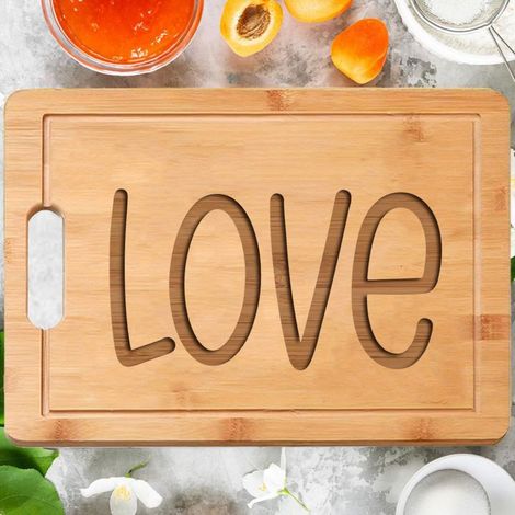 Planche à découper "LOVE" – Cadeau romantique personnalisable (1/5)