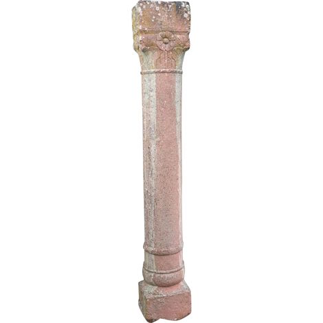 Ancienne colonne de pierre
