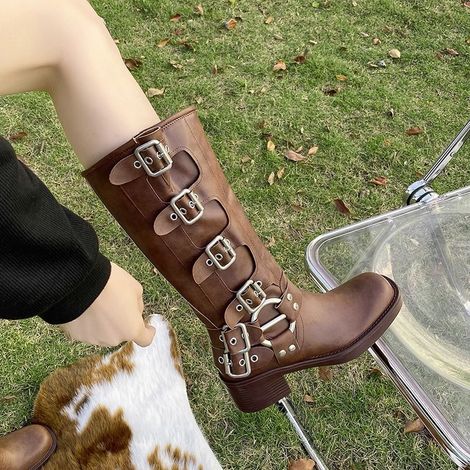 Bottes moto femme zip hauteur genou, bout rond, talon bloc bas, boucle, cuir synthétique, chaussures motocycliste élégantes.