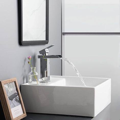 et de lavabo cascade avec eau chaude et froide et de lavabo moderne en acier inoxydable à levier unique, et de lavabo à levier unique monté sur comptoir avec grand bec argent (1/4)