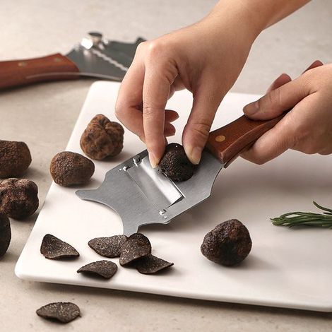 Affetta tartufi in acciaio inox con manico in legno. Lama regolabile. Affettatrice gourmet per tartufi, formaggi e altro ancora. (1/5)
