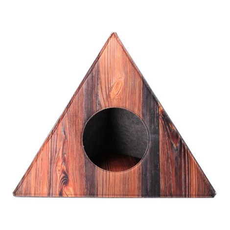 Pyramidenförmiger Holzstand