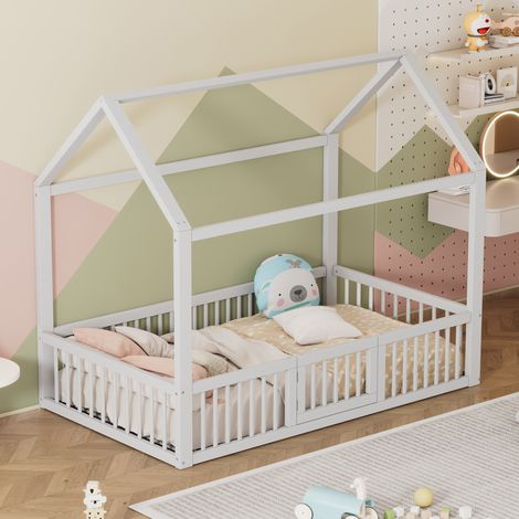 Cama casita infantil de pino blanco 90x200 cm con barandillas de seguridad, somier de láminas y puertecita (1/5)