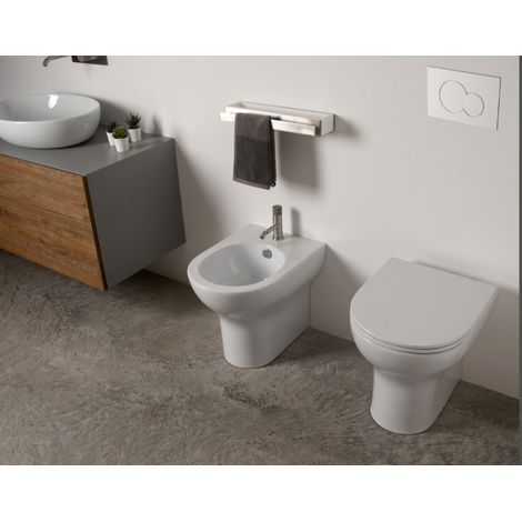 Sanitari speed filomuro wc senza brida con sedile in (1/3)