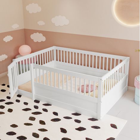 Letto per bambini in legno bianco 140x200 cm, letto a pavimento con barriera e porticina (1/5)