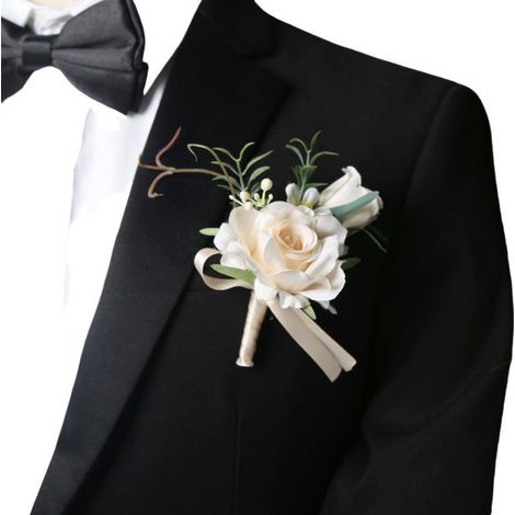 Elegante handgefertigte Ansteckblume aus hochwertigem Material – (1/3)