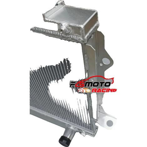 Radiateur en aluminium, taille du noyau 718L x 425H x 52T mm, taille totale 765L x 544H x 70T mm, diamètre d'entrée 40 mm, diamètre de sortie 42 mm, nombre de rangées 2