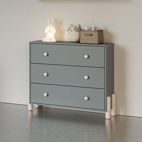 Cómoda Enola de madera maciza con 3 cajones verde cachi y patas de pino