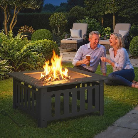 Braciere quadrato in acciaio per esterni, 67x67x47 cm, braciere da giardino con attizzatoio e coperchio a rete per feste, nero.