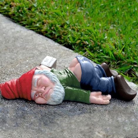 Nain de Jardin Ivre Drôle, Décoration de Statues de Gnomes Créatifs, Sculpture de Jardin, Artisanat en Résine, Cadeau de Nouveauté Nain Miniature pour Ornement de Pelouse Patio Intérieur Extérieur (1/4)