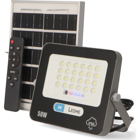 IluminaShop - Foco Proyector LED Solar 50W IP65 con Sensor Crepuscular y Control Remoto  Blanco Frio 6000K (1/3)