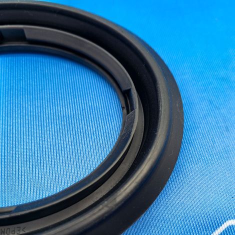 17240-AX000 is suitable for the fuel filler neck sealing ring and fuel filler neck rubber ring of Nissan Livina Junyi fuel tank. (1/4)