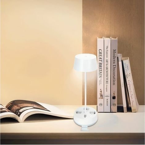 Abat-jour LED multifonction avec prise 4.6W, lumière blanche 3 tons + RGB 450lm, prises + USB + support téléphone